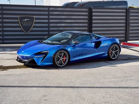 Used 2025 McLaren Artura Spider RWD image 7