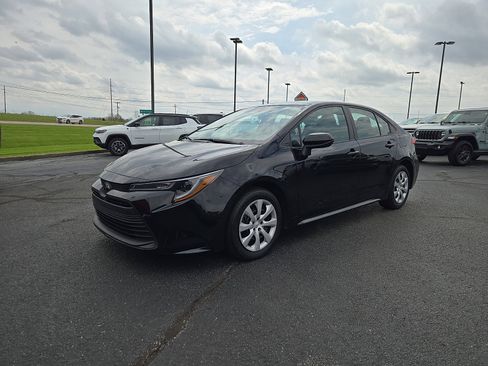 Used 2024 Toyota Corolla LE image 1