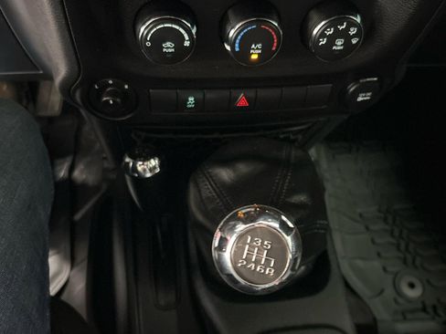 Used 2017 Jeep Wrangler Unlimited Sport w/ Quick Order Package 23S AWD/4WD image 14