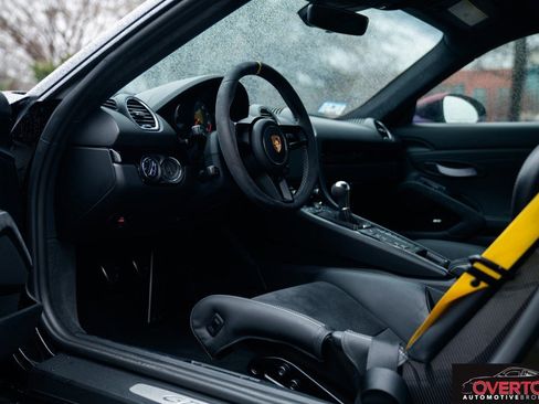Used 2020 Porsche 718 Cayman GT4 image 24