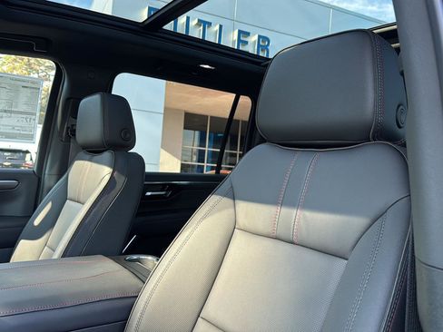 New 2026 Chevrolet Suburban RST image 26