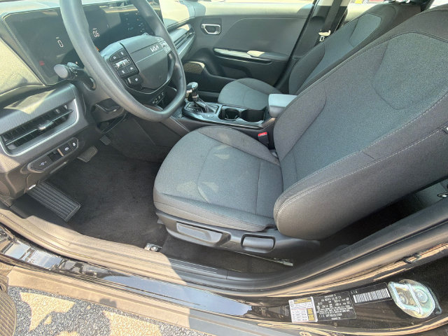 Used 2025 Kia K4 FWD image 9