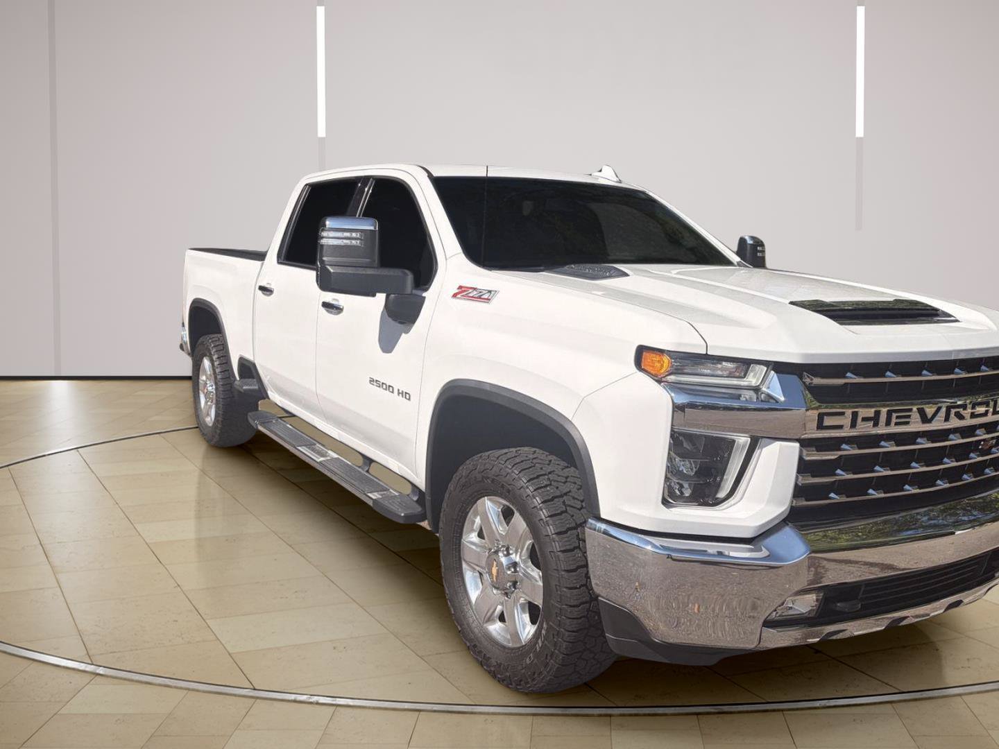 Used 2022 Chevrolet Silverado 2500 LTZ AWD/4WD image 3