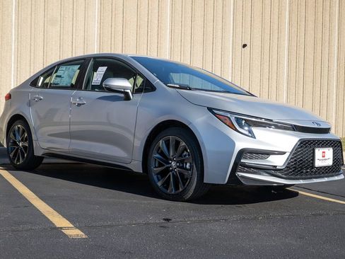 New 2026 Toyota Corolla SE w/ SE Package image 2