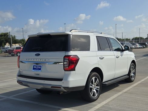 Used 2024 Ford Expedition Limited AWD/4WD image 3