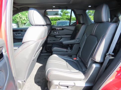 New 2025 Honda Pilot TrailSport image 13
