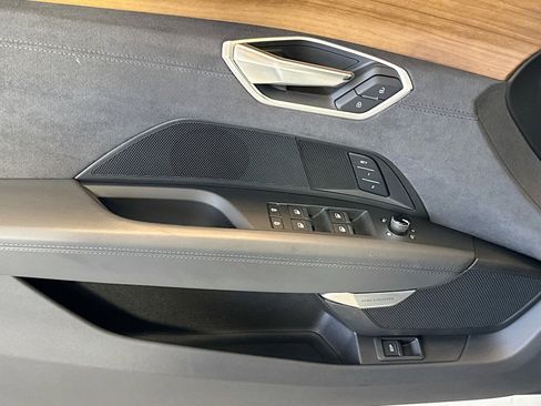 Used 2023 Audi e-tron GT Premium Plus image 17