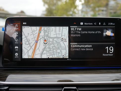 Used 2023 BMW 540i w/ M Sport Package image 25