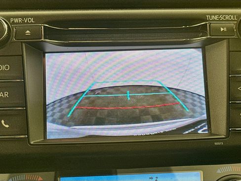 Used 2018 Toyota RAV4 XLE FWD image 21