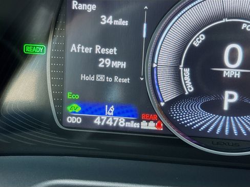 Used 2023 Lexus ES 300h w/ Premium Package image 8