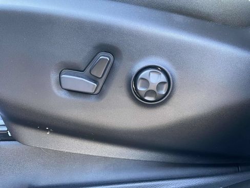 New 2026 Chrysler Pacifica Select FWD image 21