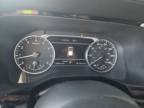 Certified 2025 Nissan Pathfinder SV FWD image 5