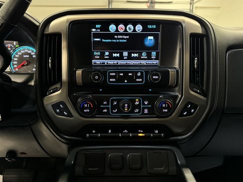 Used 2018 GMC Sierra 2500 Denali image 32