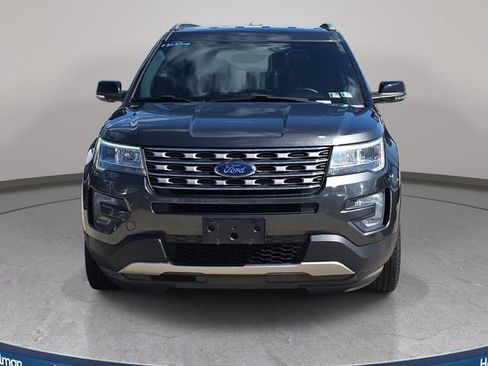 Used 2017 Ford Explorer XLT AWD/4WD image 3