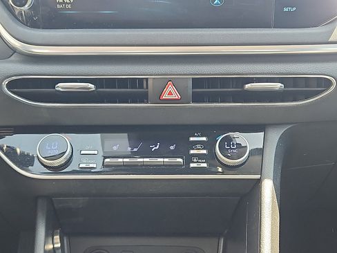Used 2023 Hyundai Sonata SEL w/ Convenience Package FWD image 18