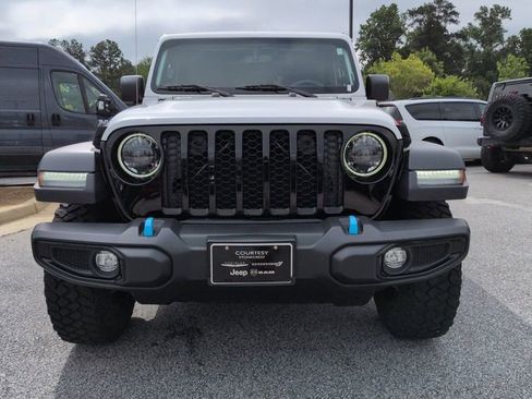 Used 2023 Jeep Wrangler Unlimited w/ Cold Weather Group AWD/4WD image 9