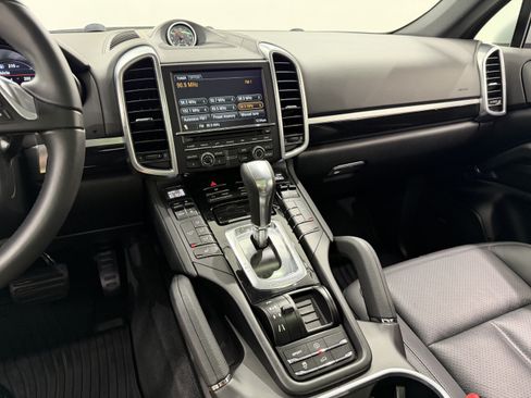 Used 2013 Porsche Cayenne AWD/4WD image 34