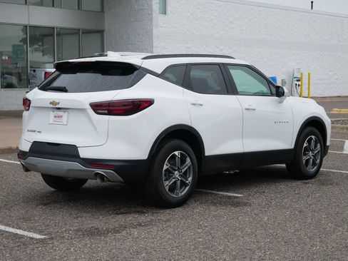 Used 2024 Chevrolet Blazer LT w/ Convenience Package AWD/4WD image 3