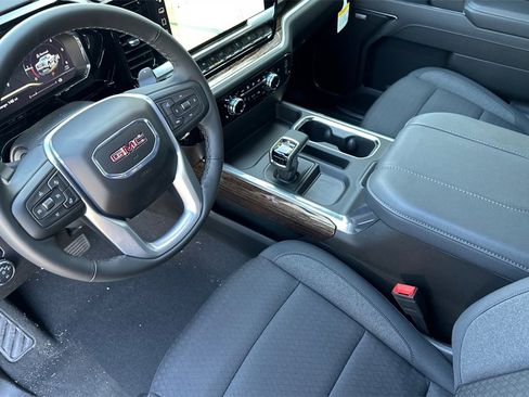 New 2025 GMC Sierra 1500 Elevation w/ Preferred Package image 8