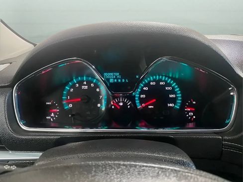 Used 2016 Chevrolet Traverse LT w/ Style and Technology Package FWD image 21