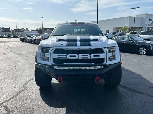 Used 2019 Ford F150 Raptor w/ Equipment Group 802A Luxury AWD/4WD image 3