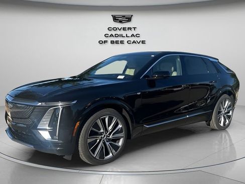 New 2026 Cadillac Lyriq Signature Luxury image 3