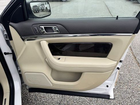 Used 2014 Lincoln MKS AWD w/ Equipment Group 101A image 39