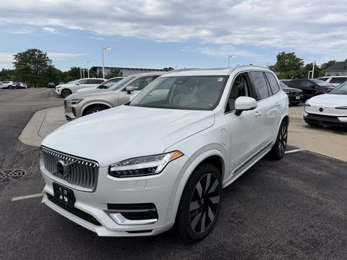 Used 2023 Volvo XC90 T8 Plus w/ Protection Package Premier AWD/4WD image 6