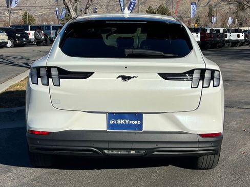 Used 2022 Ford Mustang Mach-E Select image 12