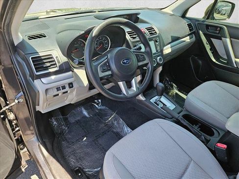 Used 2017 Subaru Forester 2.5i AWD/4WD image 10