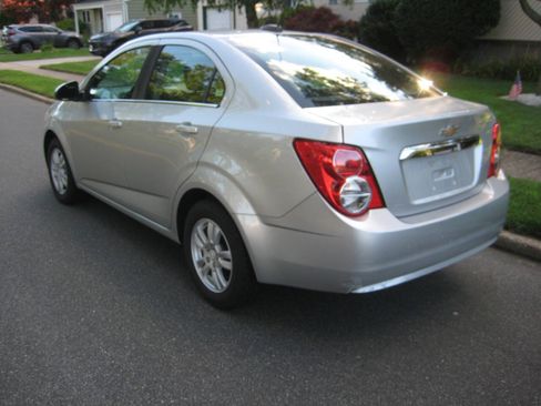 Used 2016 Chevrolet Sonic LT FWD image 18