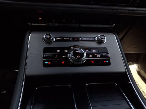 Used 2021 Lincoln Aviator Reserve RWD image 9