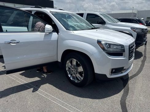 Used 2017 GMC Acadia Limited SLT FWD image 3