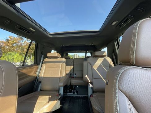 Certified 2023 Chevrolet Tahoe High Country w/ Premium Package 2 AWD/4WD image 21
