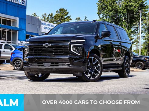 Used 2025 Chevrolet Suburban RST w/ Comfort Package AWD/4WD image 2