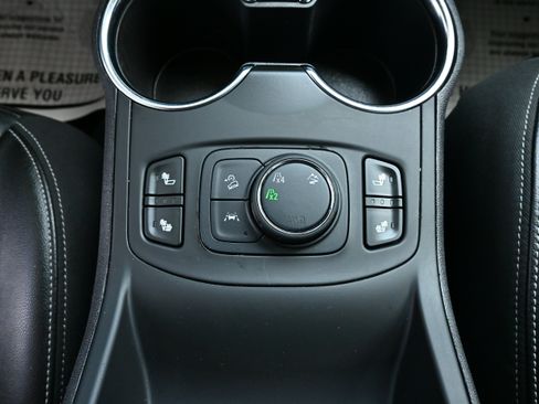 Used 2024 GMC Terrain SLT AWD/4WD image 23