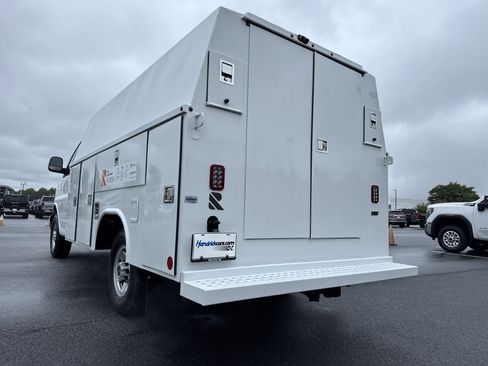 New 2025 GMC Savana 3500 w/ Power Convenience Package image 8