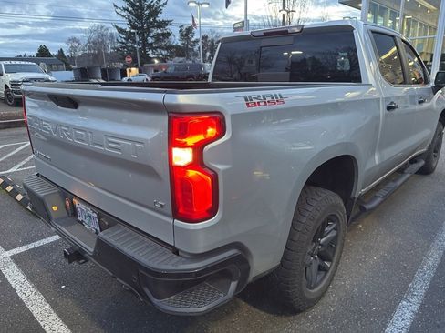 Used 2021 Chevrolet Silverado 1500 LT Trail Boss w/ Convenience Package II image 3