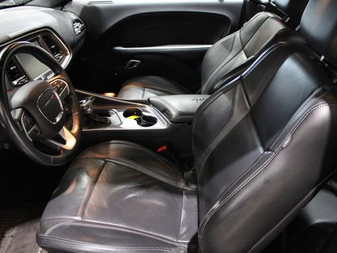 Used 2016 Dodge Challenger SXT Plus image 17