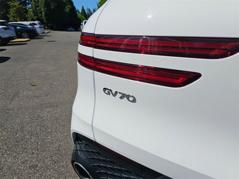 Used 2025 Genesis GV70 3.5T Sport w/ Sport Advanced Package image 15