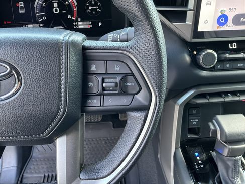 Used 2025 Toyota Tundra Limited AWD/4WD image 20