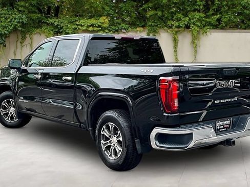 Used 2022 GMC Sierra 1500 SLT w/ SLT Convenience Package AWD/4WD image 4