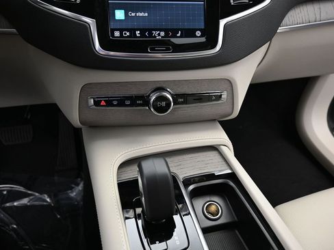 New 2025 Volvo XC90 T8 Plus w/ Protection Package Premier image 26