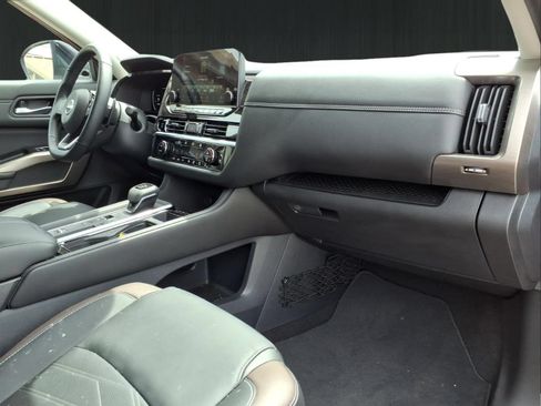 Used 2025 Nissan Pathfinder Platinum w/ Cargo Package FWD image 14