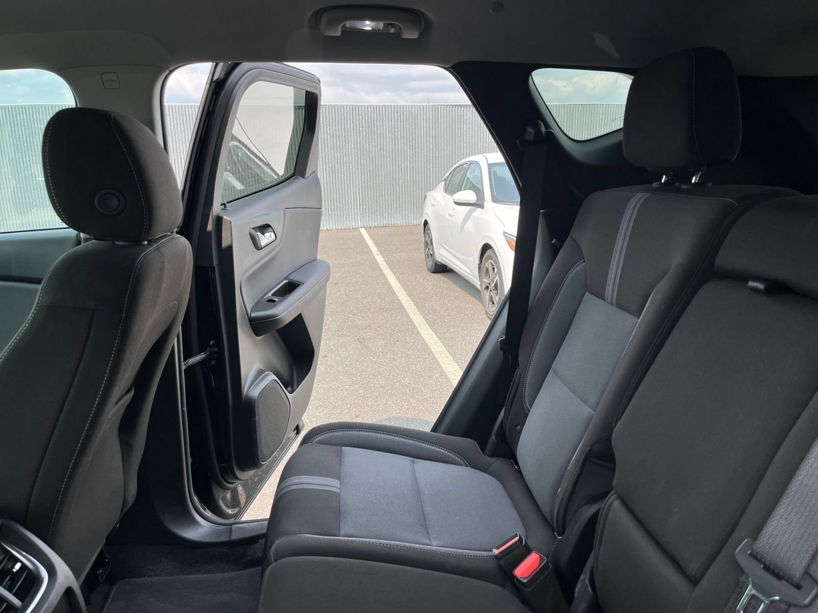 Used 2025 Chevrolet Blazer LT FWD image 39