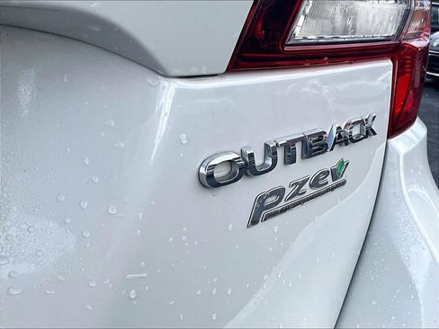 Used 2017 Subaru Outback 2.5i Limited AWD/4WD image 8