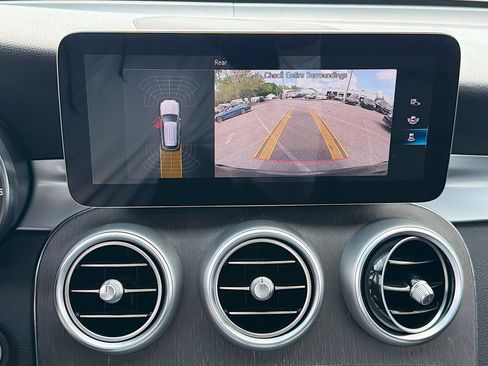 Used 2021 Mercedes-Benz GLC 300 image 29