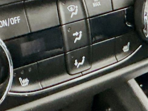 Used 2023 Chevrolet TrailBlazer RS w/ Sun and Liftgate Package image 21