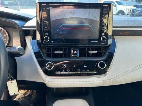 Used 2022 Toyota Corolla SE image 16