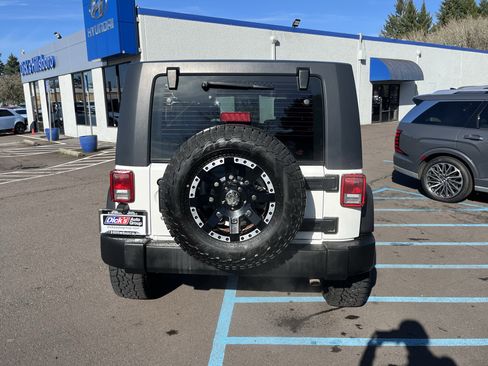 Used 2009 Jeep Wrangler X image 4